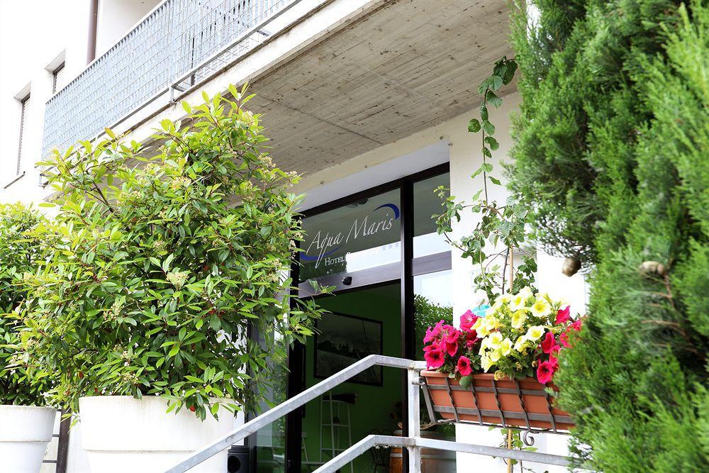 Aquamaris Hotel Sala Baganza Buitenkant foto