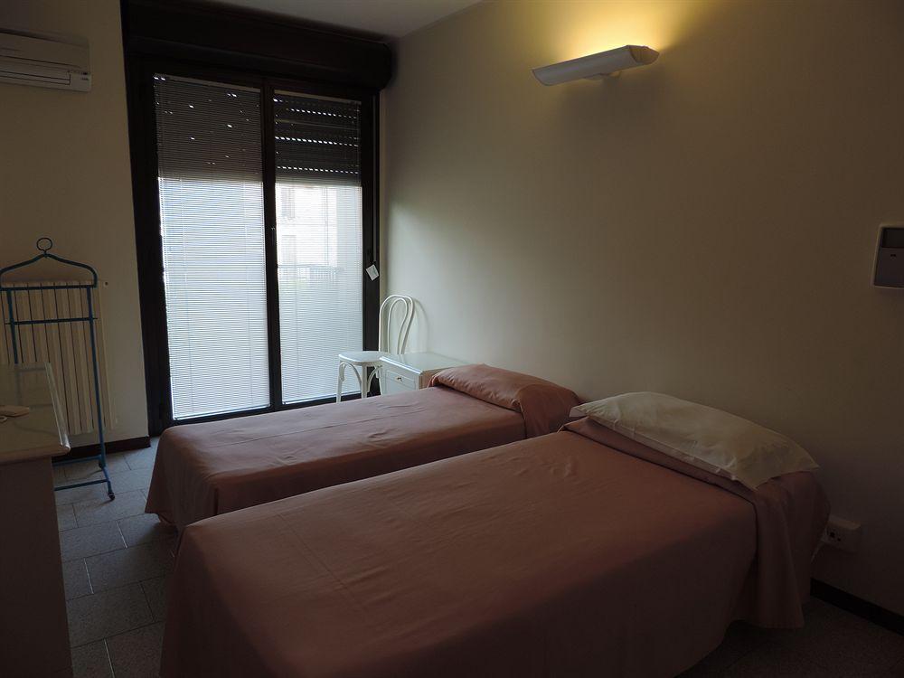 Aquamaris Hotel Sala Baganza Buitenkant foto