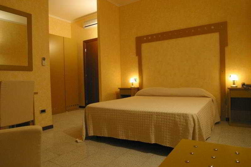 Aquamaris Hotel Sala Baganza Buitenkant foto
