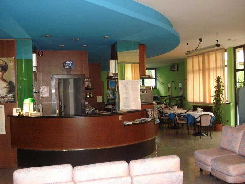 Aquamaris Hotel Sala Baganza Buitenkant foto