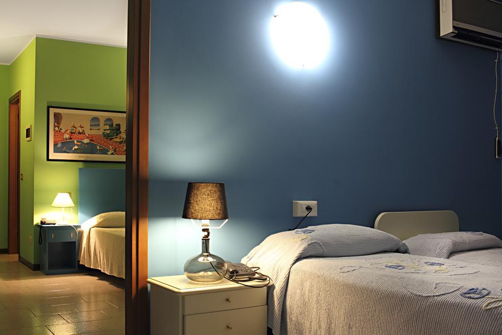 Aquamaris Hotel Sala Baganza Buitenkant foto