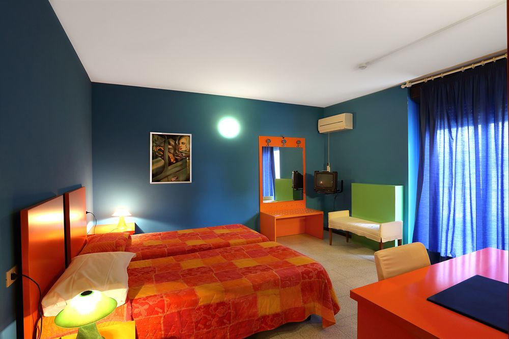 Aquamaris Hotel Sala Baganza Buitenkant foto